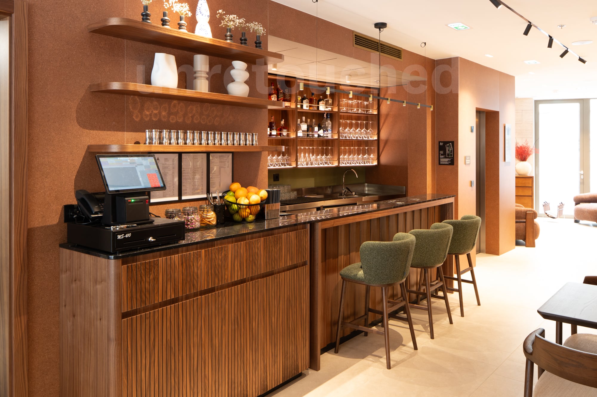 A Bar & Restaurant final section image 18.