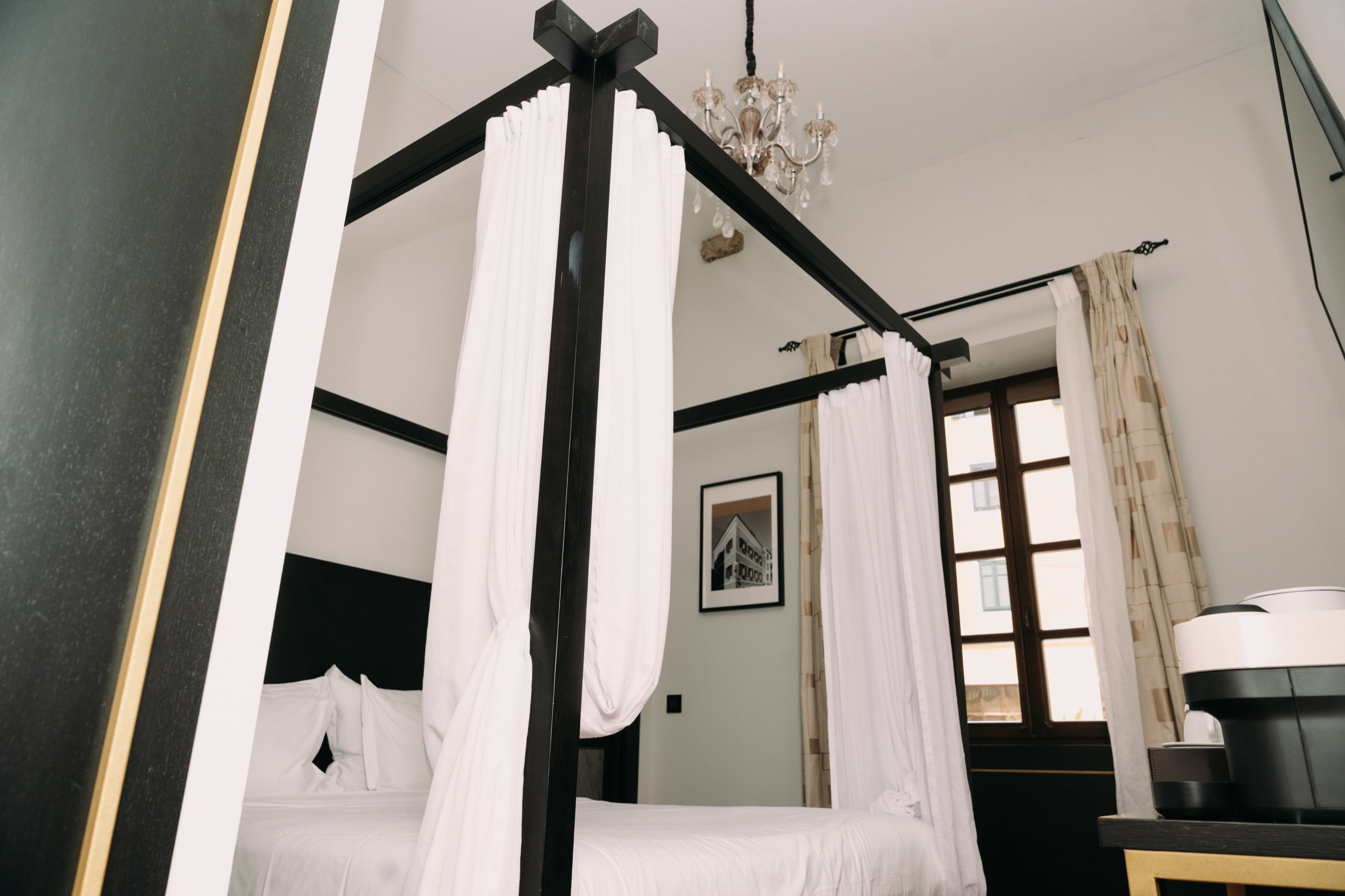 Heritage room detail at Palace Divnić.