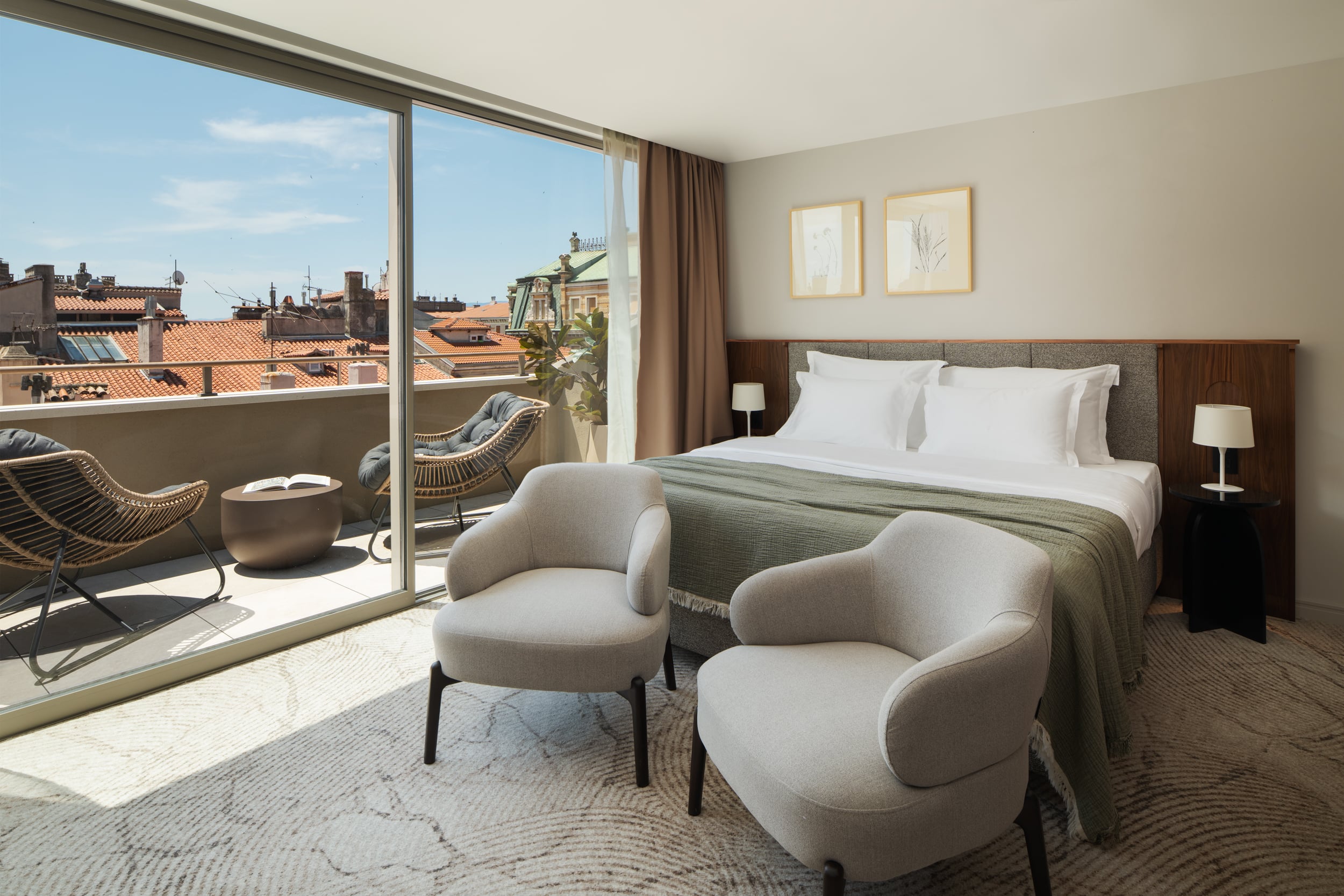 Deluxe jacuzzi room at Armerun Rijeka.