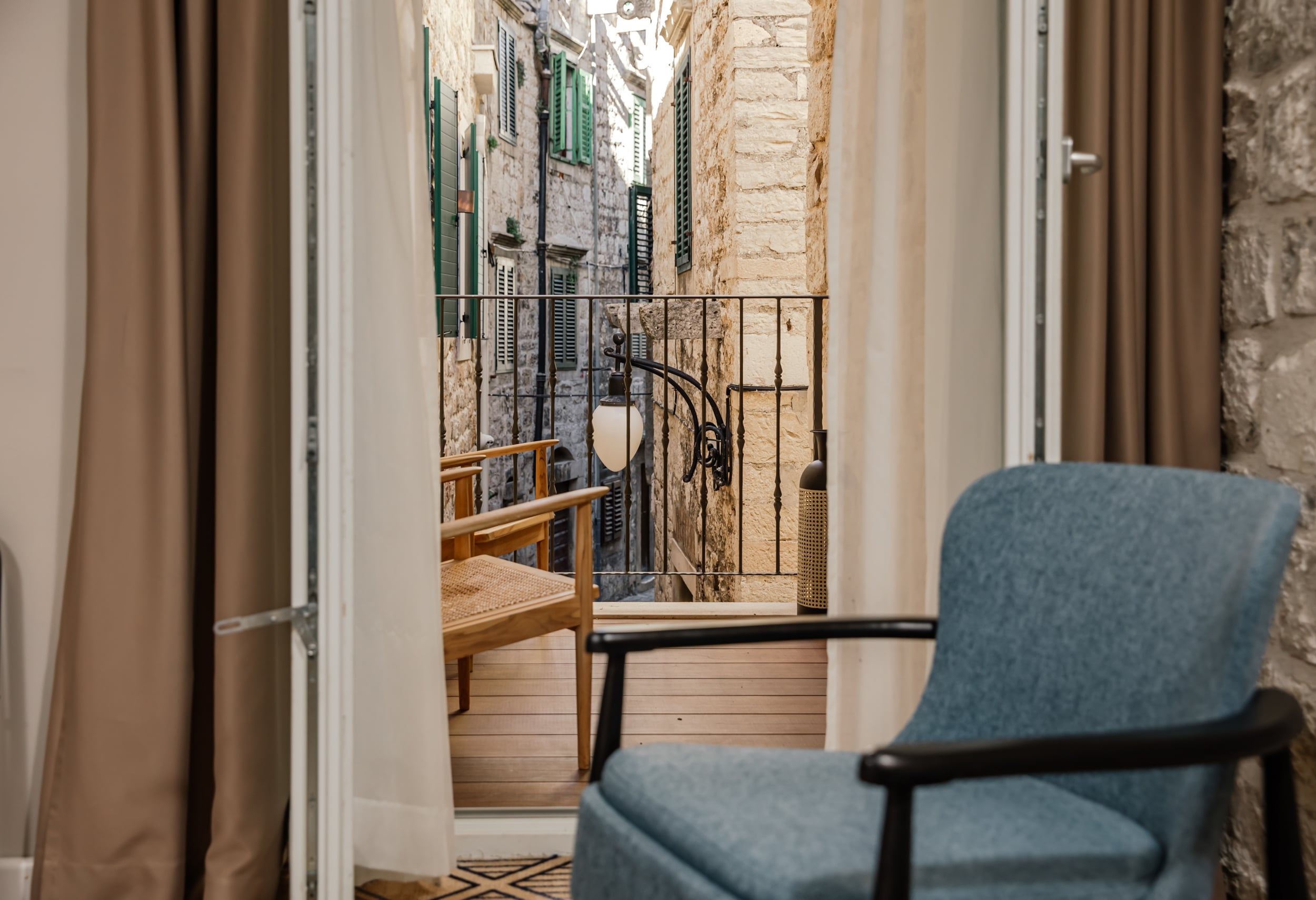 Deluxe old town loggia room at Armerun Šibenik.