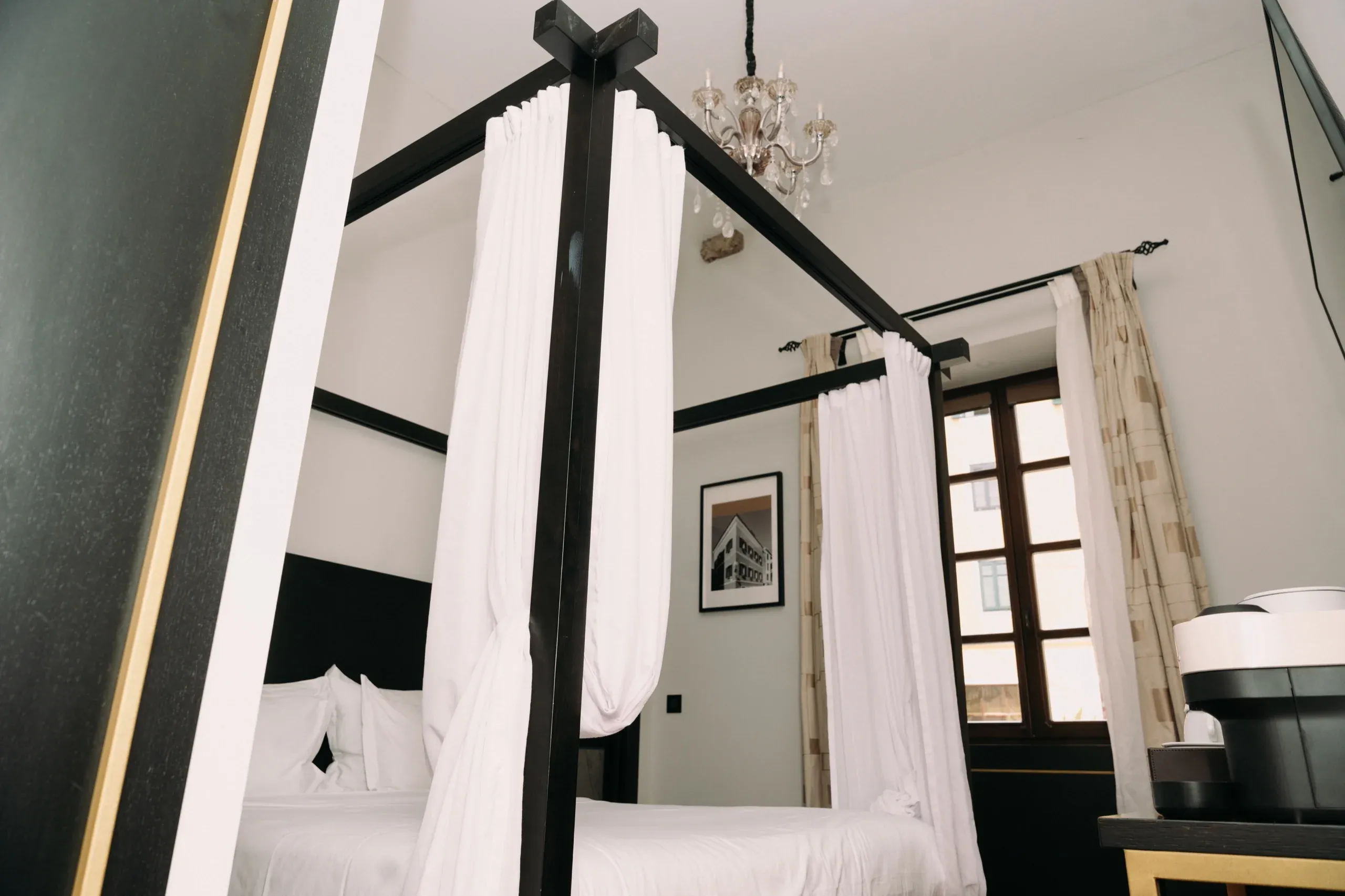 Heritage room detail at Palace Divnić.